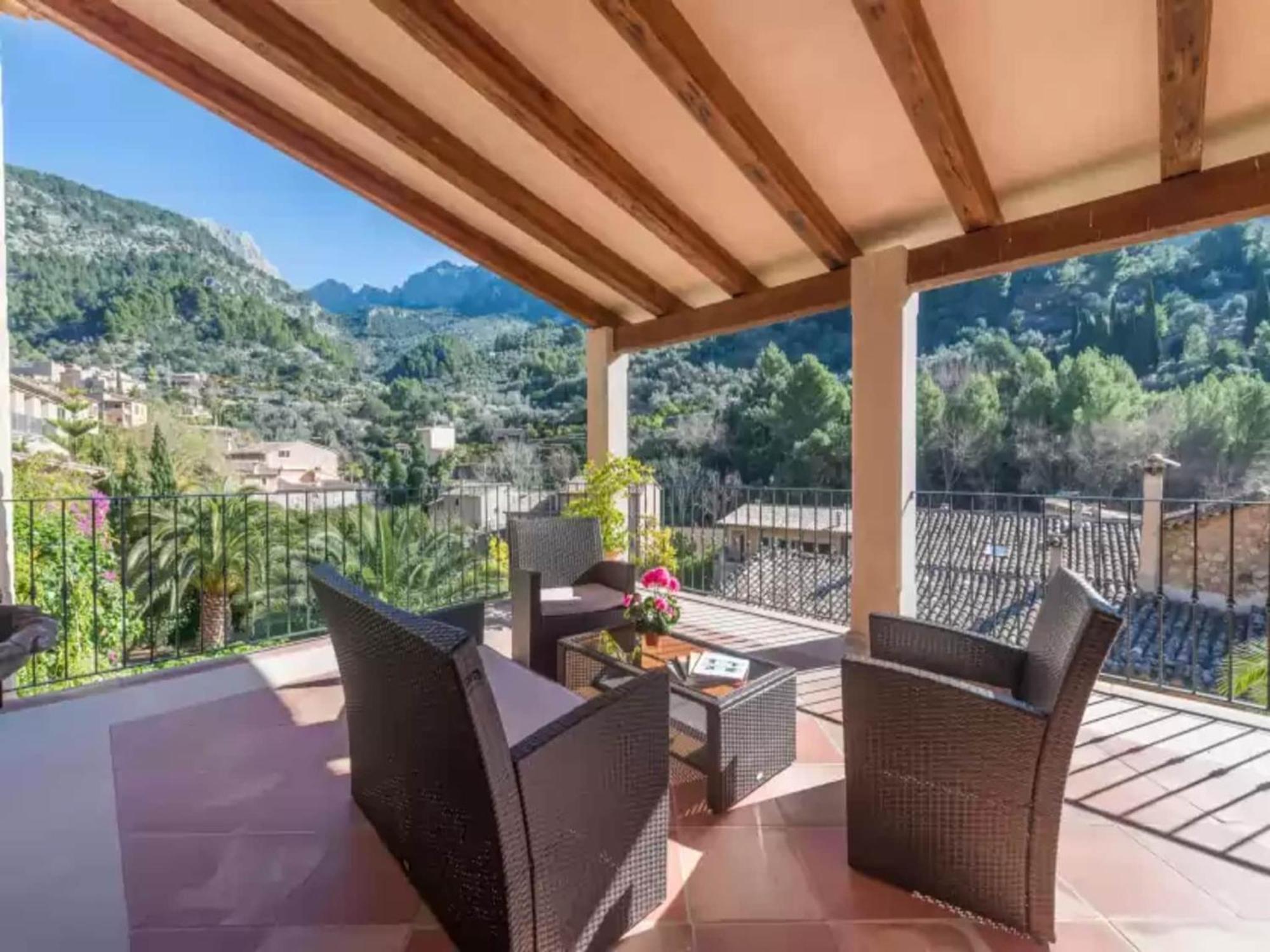 Villa With Private Pool In *